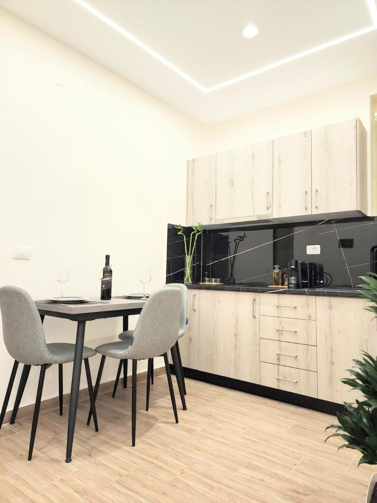 New Apartment Close To Sea And Downtown Влёра Экстерьер фото